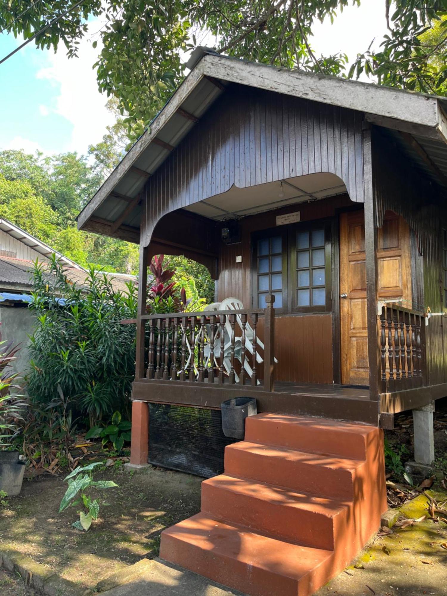 Sri Sentosa Chalet Kampong Mukut Exterior foto
